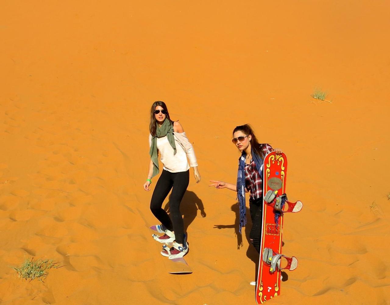 ホテル Acacia Desert Camp メルズーガ エクステリア 写真